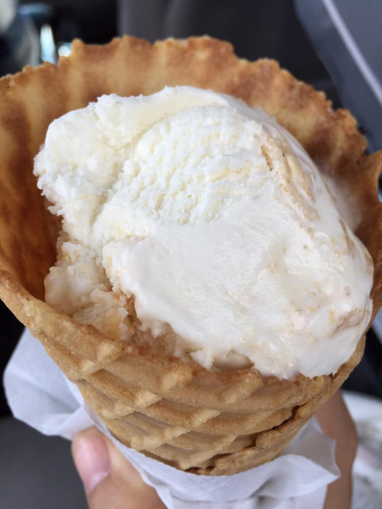 Monarca ice cream cone