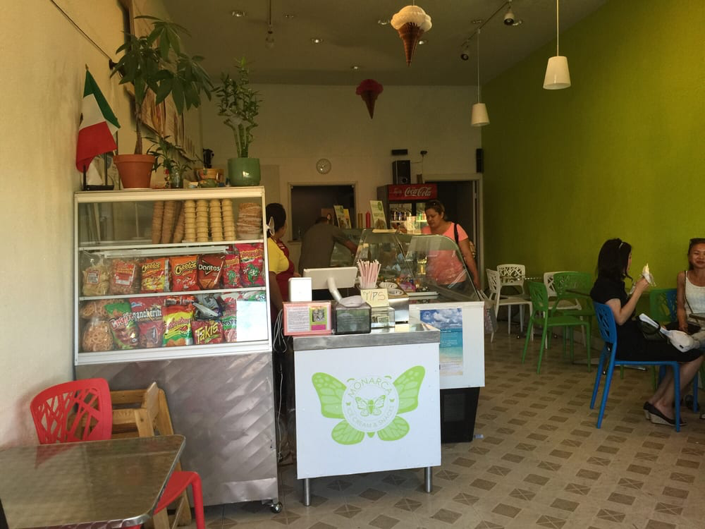 Monarca shop interior