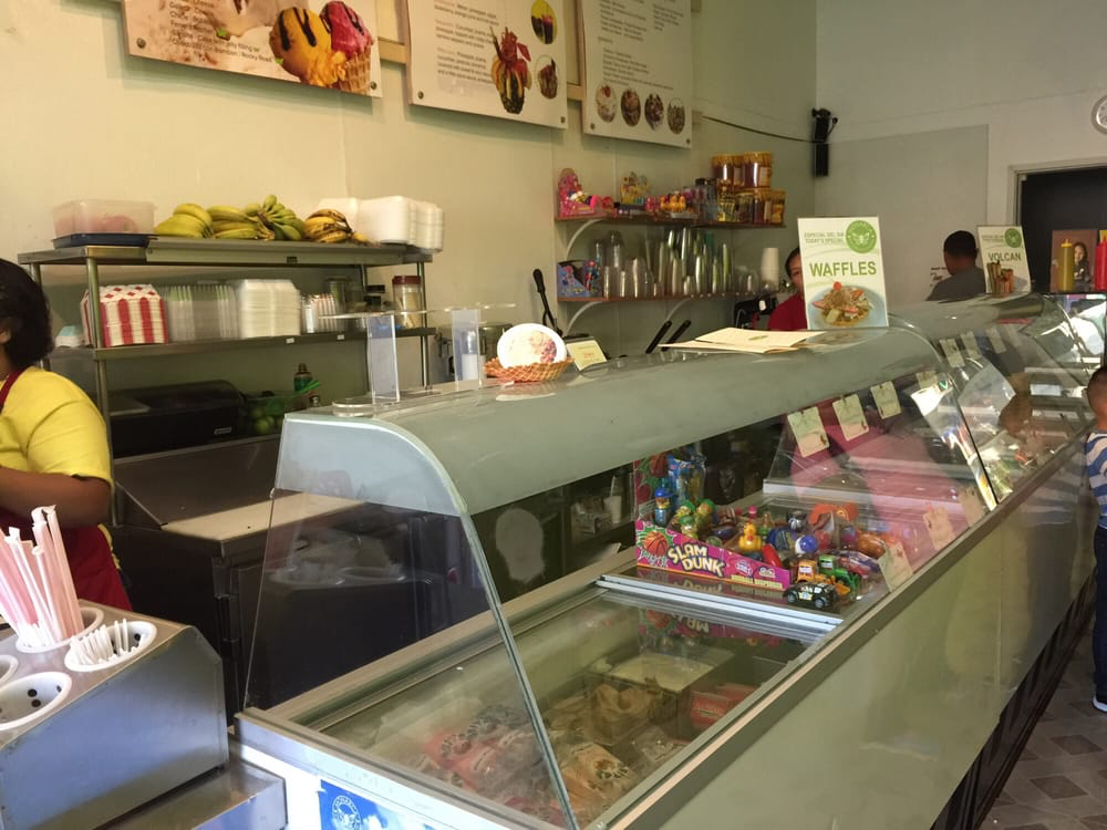 Monarca ice cream counter